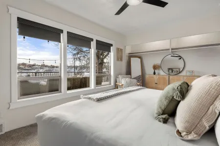 Riverview Home - walking trails - convenient location