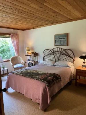 Beautiful Family House on the Lake Hotel in zona Van's Beach