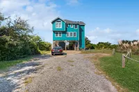 Dog-friendly, sound-front home with 2 sundecks, fireplace, & private hot tub Hotels in Buxton