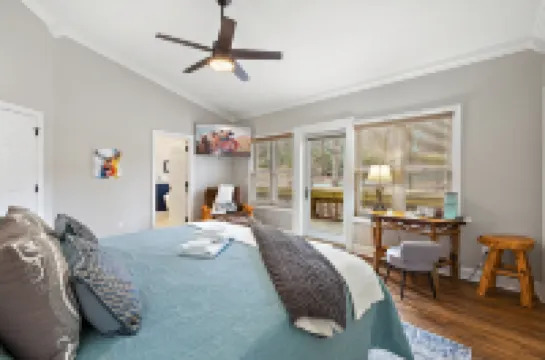 Charming Townhome with Scenic Views and Game Room - Cozy Mountain Retreat