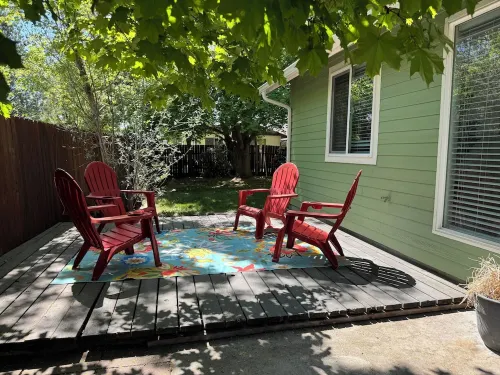 - The Lemon Drop - only 2 minutes to historic downtown Eagle!