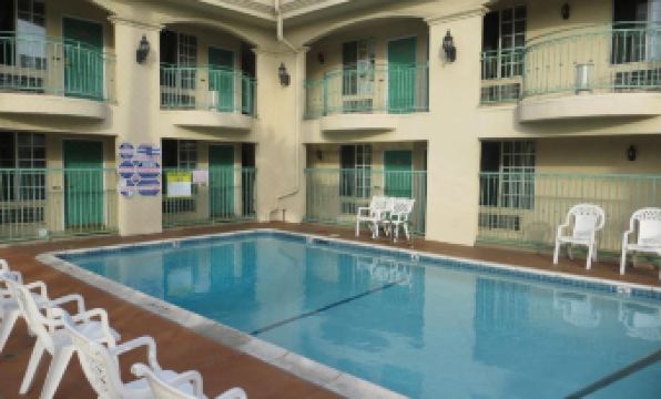 Lyfe Inn & Suites by Aga - LAX Airport