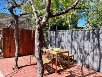 Retro House 3-bedrooms @St Peters. 2km to CBD Hôtels à proximité de : St Peters Billabong