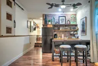 Wooded Privacy and Spacious Gathering Areas - Charming Mountain Retreat