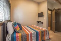 Hot Tub and Outdoor Dining - Relaxing Single-Level Haven