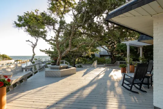 Canal Front Deck and Expansive Views - Stunning Island Retreat