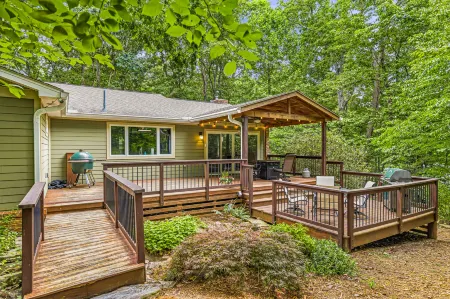 Gourmet Kitchen and Cozy Outdoor Fire Pit - Elegant Sanctuary Отели в г. Ройал Пайнс