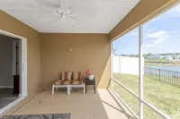 Scenic Pond Views and Screened Lanai - Charming Retreat