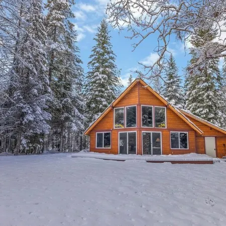 Tranquil Dog-Friendly Lake Cabin