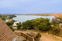 Lovely 2-story home with upper & lower decks, gorgeous lake & Hill Country views Hotels in Burnet