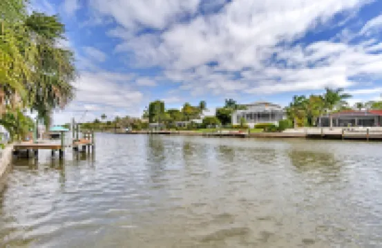 Private Canal Access and Courtyard Oasis - Elegant Tropical Sanctuary Hotels in Sanibel
