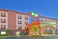 Holiday Inn Express & Suites Puyallup (Tacoma Area) Hotels near Safeway