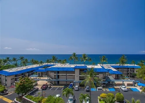 Oceanfront Views and Spacious Lanai - Stunning Hawaiian Retreat