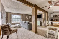 Thunderhead 204 close to slopes w heated pool Hotels in Clackamas County