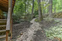 Cozy Retreat - Wooded Escape, Fire Pit, Peaceful Setting Hôtels à : Arden