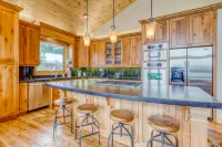 Extraordinary Tahoe-Donner Modern Mountain Home