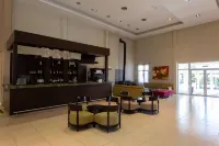 Howard Johnson by Wyndham Funes - bar