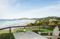 Stunning Views and Elegant Interiors - Luxurious Oceanfront Haven