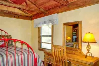 Charming Cabin with Hot Tub and Waterfalls - Serene Country Retreat Hotels in Wimberley