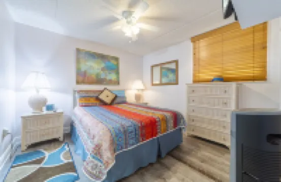 Oceanfront Access and Calming Ambiance - Beautiful Top Floor Retreat Hotels in Ponce Inlet
