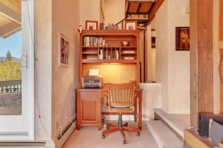 Breathtaking Mountain Views and Cozy Fireplace - Charming Outdoor Retreat Отели в г. Уайлдернест