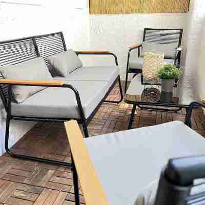 City Home - Top location - 2 rooms - 80sqm - Smart TV - WIFI - Balcony Others