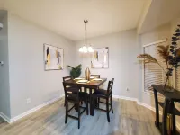 Stylish 2-bedroom townhome near Duke & Local Hospitals