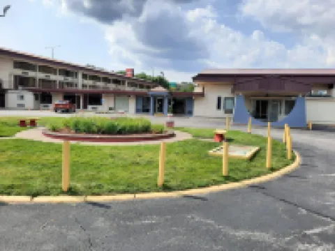 Americas Best Value Inn Moline Hotels in Moline