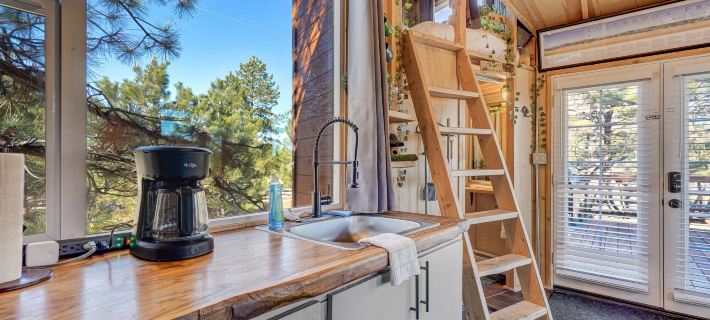 Tree Fort Escape Hotels in Douglas County