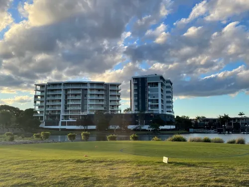 Signature Waterfront Apartments Hotels in Mudgeeraba