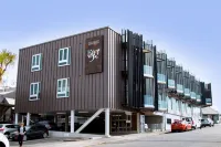 King and Queen Hotel Suites Hotels in Kaitake