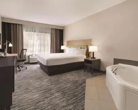 Country Inn & Suites by Radisson, Detroit Lakes, MN Hotels in Becker County