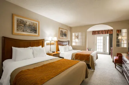 Rodeway Inn and Suites on the River Отели рядом с достопримечательностью «Cherokee NC»