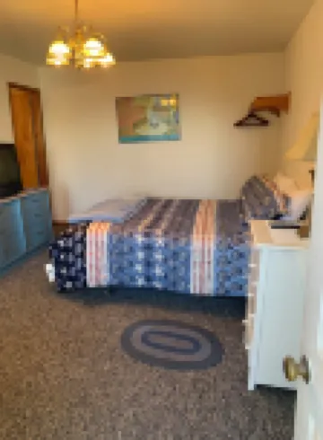 Curley's Resort & Dive Center