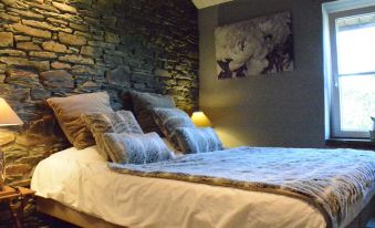 Cottage with Foosball & Garden