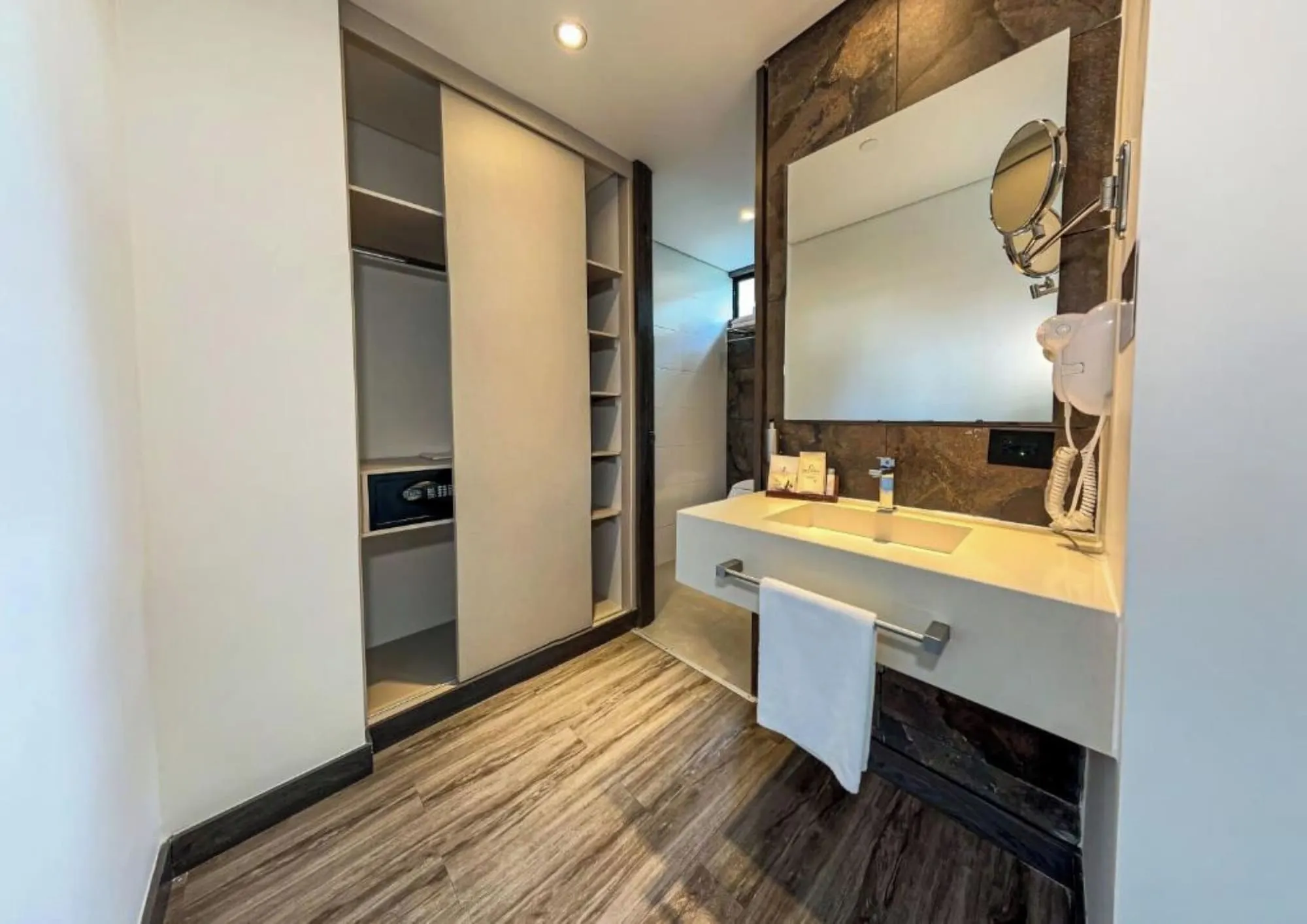 Café Hotel Medellín Zimmer Photos