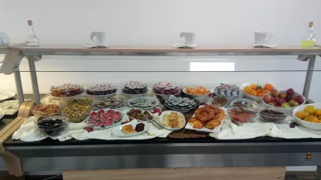 Mavi Otel Aksaray Отели рядом с достопримечательностью «Аксарайский университет»