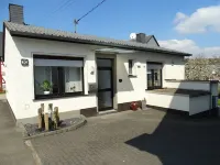 Vacation home with garden and terrace, 15 minutes from the Moselle