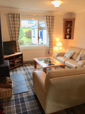 Coire Glas Guest House - parking