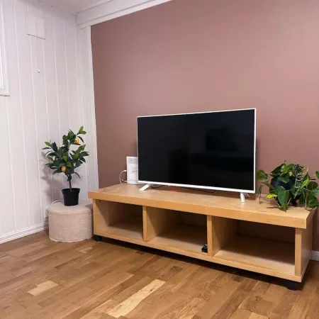 City Centre Treehouse with Backyard - Two Bedroom Apartment