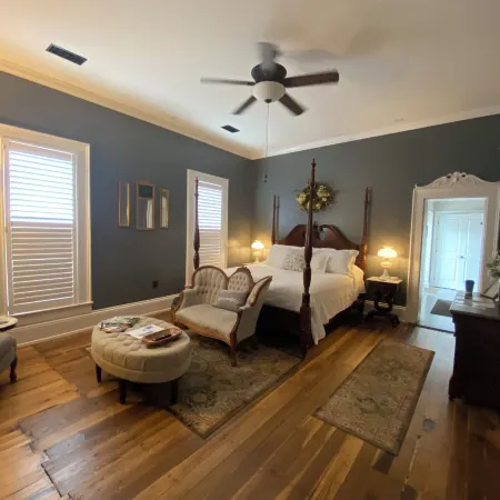 Belle Louise Historic Bed & Breakfast