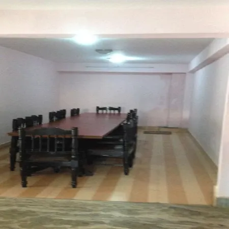Shiva Shankar Hotel Отели рядом с достопримечательностью «Храм Пашупатинат»
