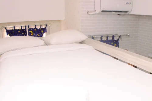 Stunning and Comfy Studio Apartment Transpark Juanda