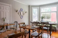 Chart House Inn