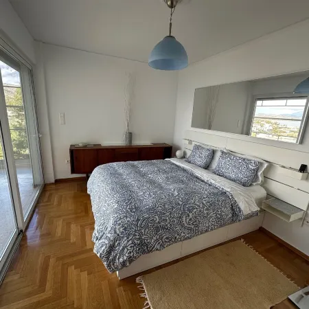Luxurious 2-Bed Sea-Side Apartment in Saronida