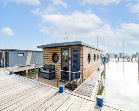 Houseboat in Volendam Marina Hotels in Volendam