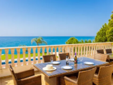 Villa Beach Heaven Hotels in Pomos