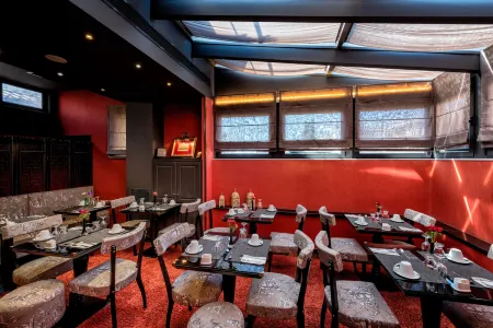 Maison Grecque Hotel Extraordinaire Отели рядом с достопримечательностью «Собор Андрея Первозванного»