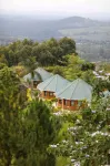 Top of the World Lodge Hotels in Банянгабу