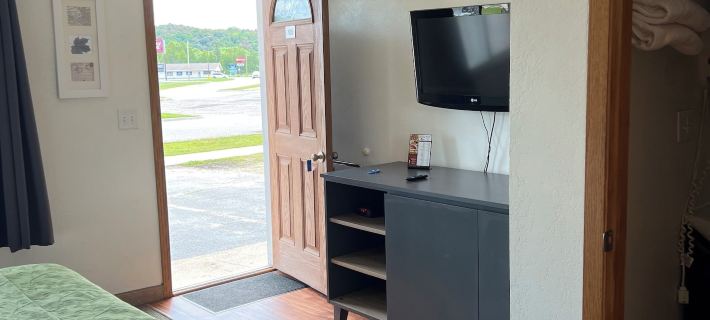 Munising Motel Hotels in Alger County